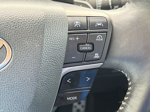Used 2025 Toyota Camry SE FWD image 29