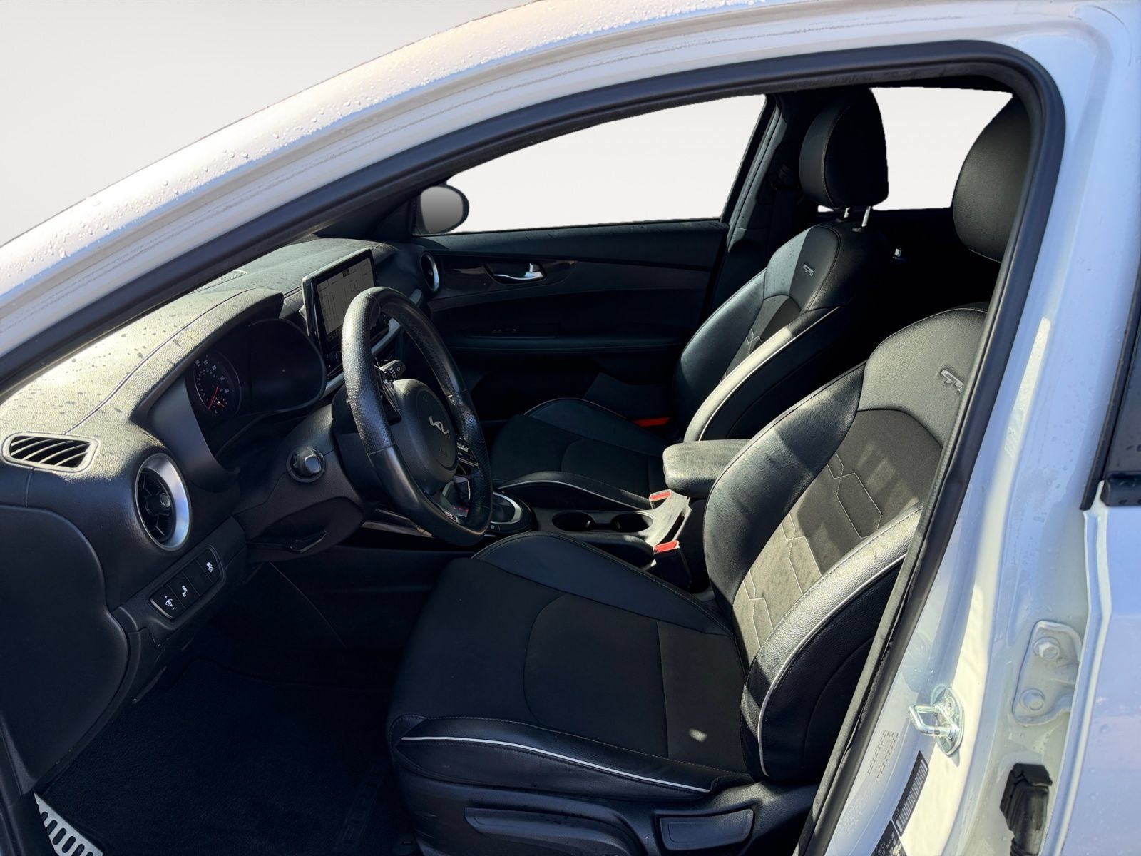 Used 2023 Kia Forte GT-Line FWD image 9