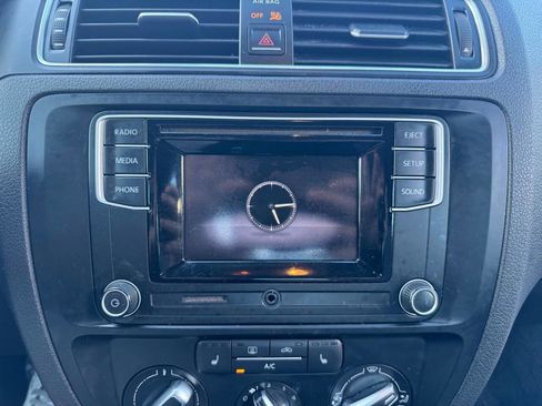 Used 2017 Volkswagen Jetta S w/ Jetta S Cold Weather Package image 16