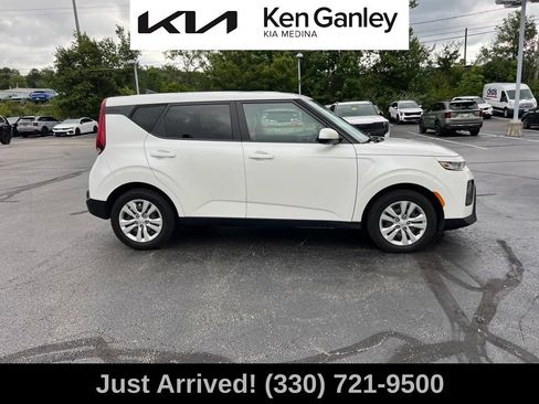 Used 2020 Kia Soul LX FWD image 4