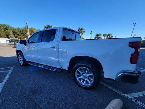 Used 2022 Chevrolet Silverado 1500 LTZ image 9
