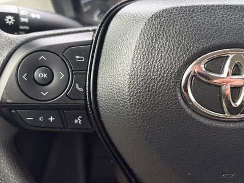 Used 2021 Toyota Corolla LE image 8