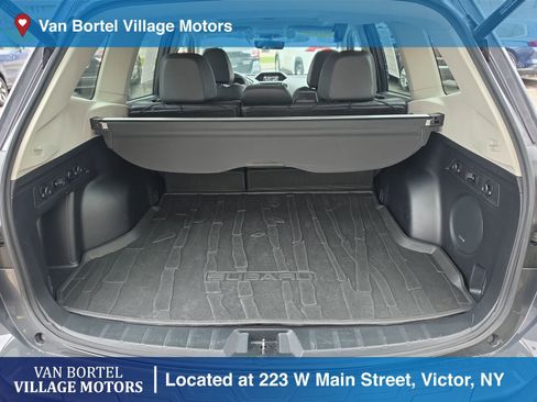 Used 2021 Subaru Forester Touring image 29