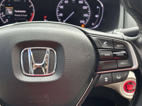 Used 2018 Honda Accord Touring image 33