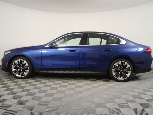 Certified 2026 BMW 530i RWD image 6