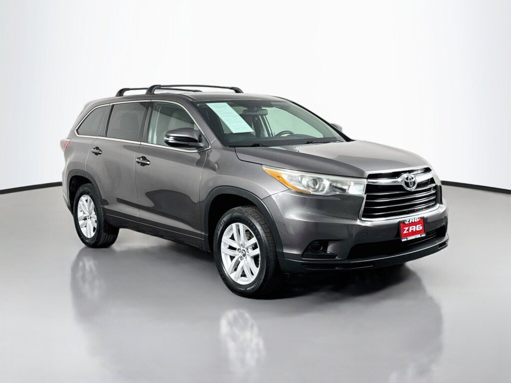 Used 2016 Toyota Highlander LE FWD image 7