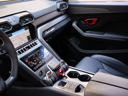 Used 2024 Lamborghini Urus Performante image 27