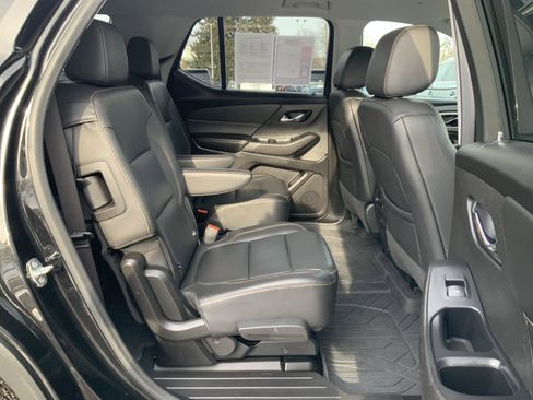 Used 2021 Chevrolet Traverse RS image 13