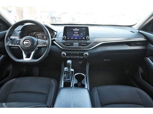 Used 2023 Nissan Altima 2.5 SV FWD image 10