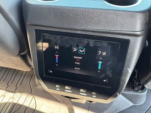 Used 2025 GMC Yukon Denali Ultimate w/ LPO, Floor Liner Package image 16