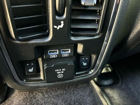 Used 2017 Jeep Grand Cherokee Limited image 13