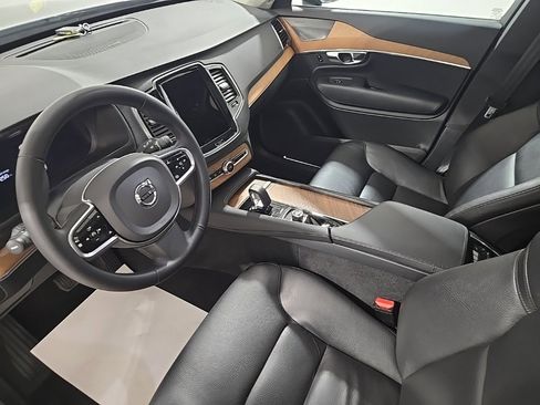 Used 2023 Volvo XC90 B6 Plus w/ Protection Package Premier image 18