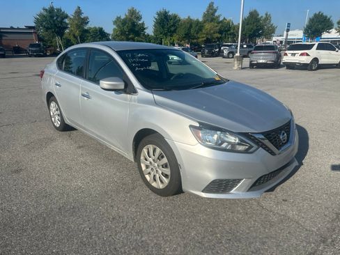 Used 2017 Nissan Sentra SV FWD image 3
