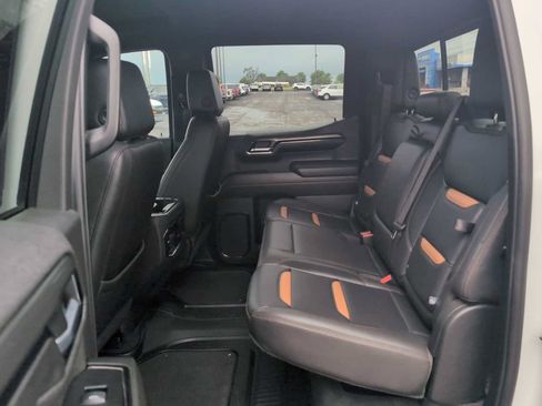 Used 2024 GMC Sierra 1500 AT4 w/ Technology Package AWD/4WD image 27