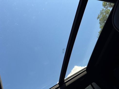 Used 2021 Chevrolet Tahoe RST w/ Luxury Package image 23