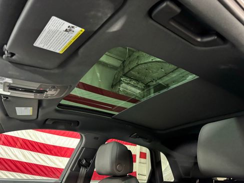 Used 2023 Audi Q3 2.0T Premium image 24