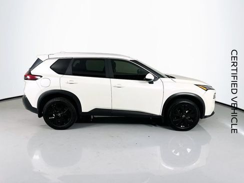 Certified 2022 Nissan Rogue SV w/ SV Premium Package FWD image 10