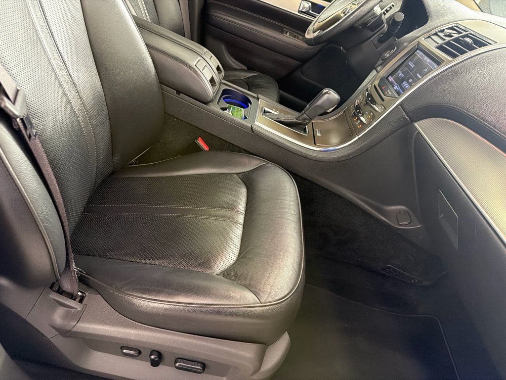 Used 2013 Lincoln MKX AWD image 24