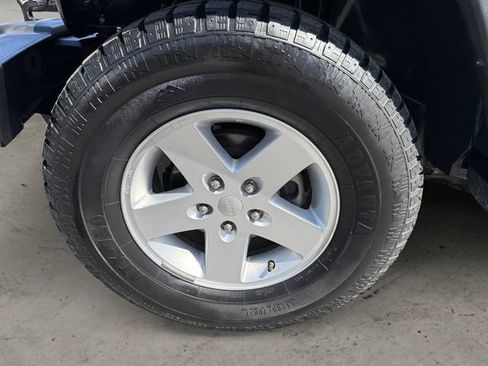 Used 2018 Jeep Wrangler Unlimited Sport S AWD/4WD image 14