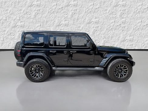 Used 2022 Jeep Wrangler Unlimited Sahara AWD/4WD image 2