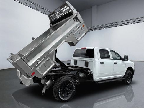 Used 2025 RAM 2500 Tradesman AWD/4WD image 12