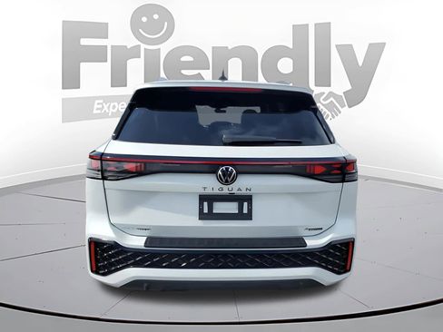 Used 2026 Volkswagen Tiguan SEL R-Line image 4