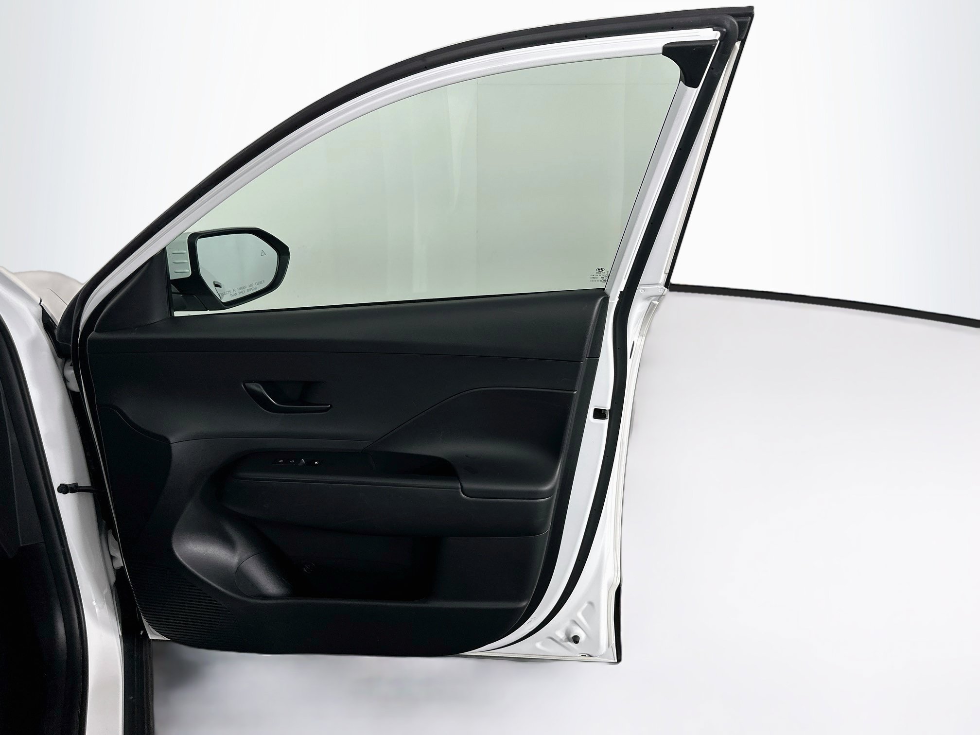 Used 2025 Hyundai Kona SEL FWD image 32