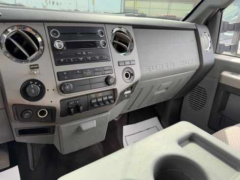 Used 2015 Ford F350 XLT w/ Snow Plow Prep Package image 27