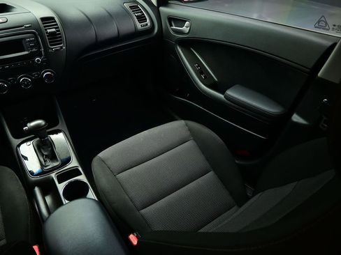 Used 2018 Kia Forte LX image 46