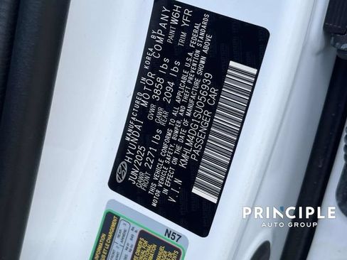 Used 2025 Hyundai Elantra Sport FWD image 31