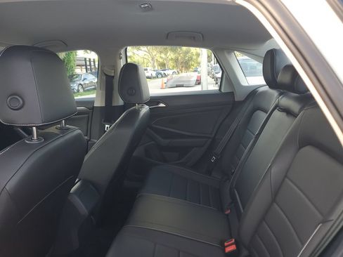 Certified 2023 Volkswagen Jetta SE FWD image 16