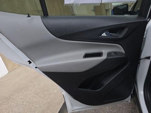 Used 2023 Chevrolet Equinox LT image 28