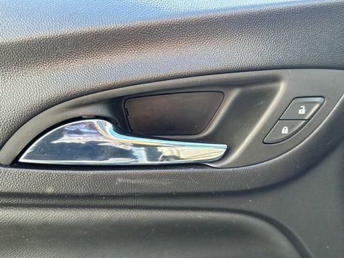 Used 2023 Chevrolet Equinox Premier AWD/4WD image 29