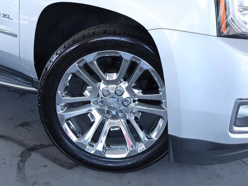 Used 2020 GMC Yukon XL SLT w/ Premium Edition RWD image 3
