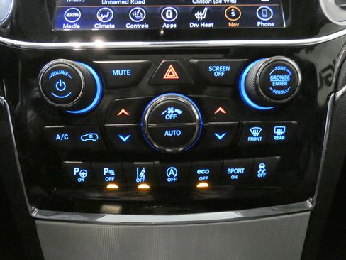 Used 2020 Jeep Grand Cherokee Summit image 17