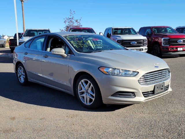 Used 2015 Ford Fusion SE FWD image 4