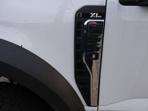 New 2026 Ford F550 4x4 Supercab Super Duty image 13