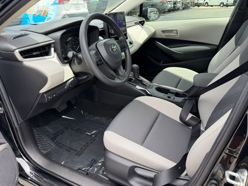 Used 2024 Toyota Corolla LE w/ LE Convenience Package FWD image 11