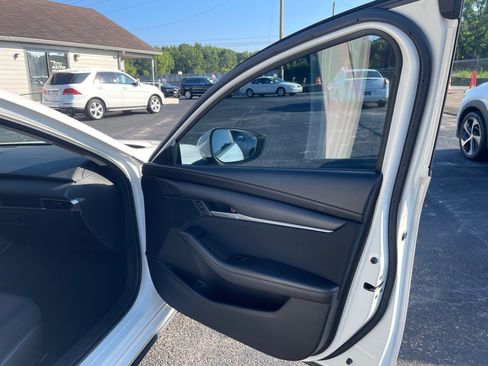 Used 2021 MAZDA MAZDA3 s FWD image 20