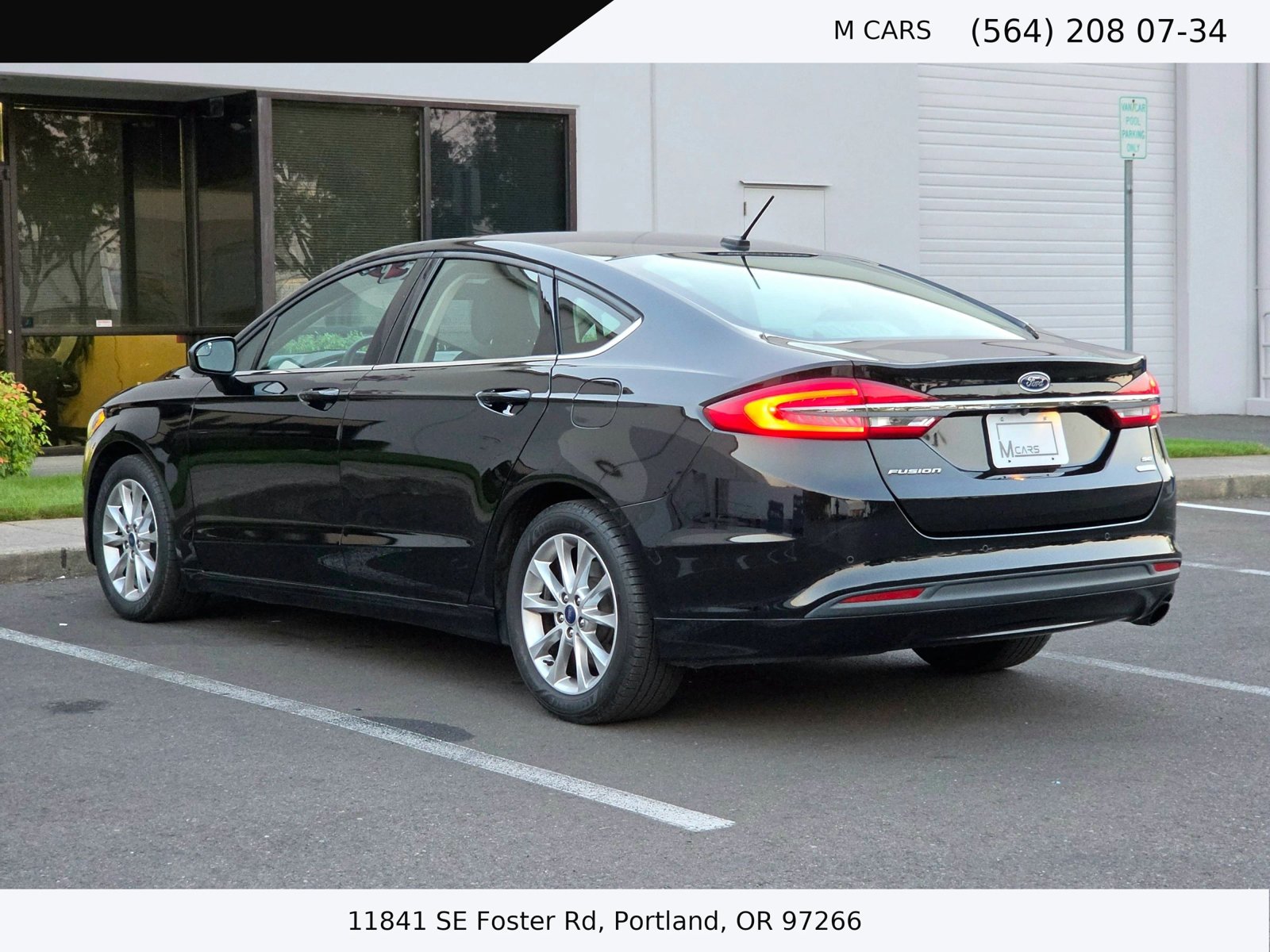 Used 2017 Ford Fusion SE w/ Fusion SE Technology Package FWD image 8