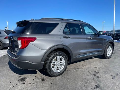 Used 2023 Ford Explorer XLT w/ Equipment Group 202A AWD/4WD image 4