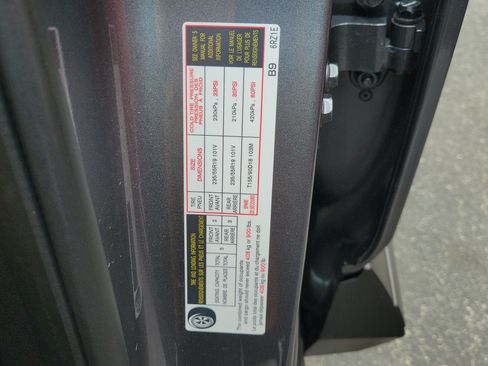 Used 2025 Nissan Rogue SL w/ Tech Package FWD image 30