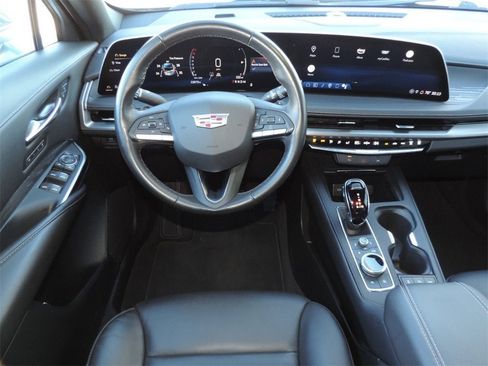 Certified 2025 Cadillac XT4 Premium Luxury image 16