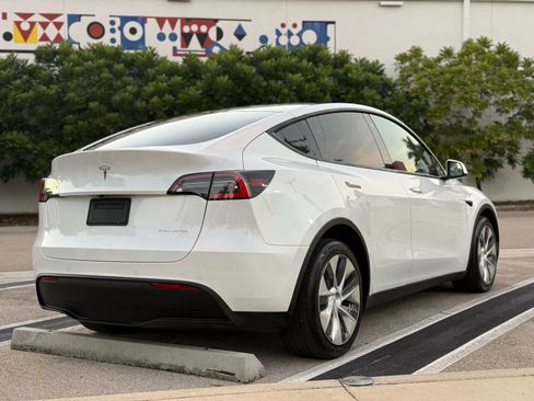 Used 2020 Tesla Model Y Long Range image 20
