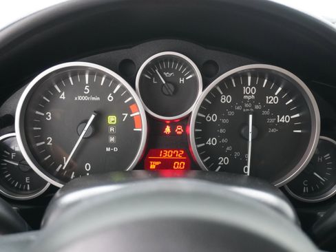 Used 2011 MAZDA MX-5 Miata Grand Touring RWD image 18