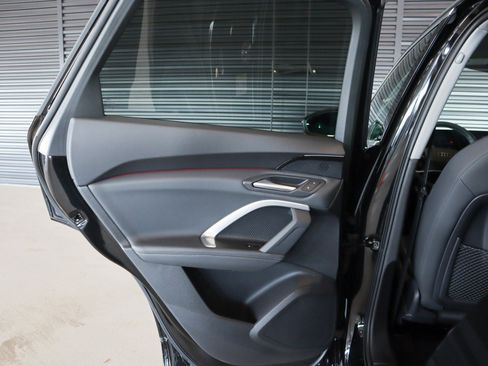 Certified 2025 Audi Q5 Premium w/ Convenience Package image 28