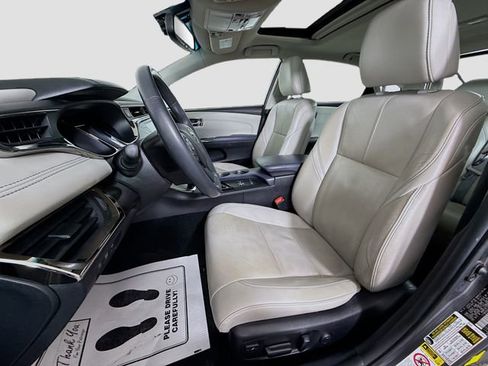 Used 2014 Toyota Avalon Limited image 21