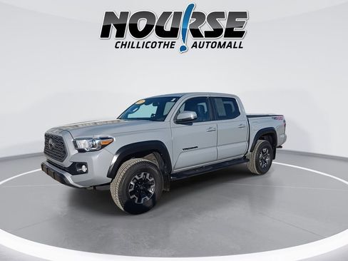 Used 2020 Toyota Tacoma TRD Off-Road w/ TRD Premium Off Road Package image 4