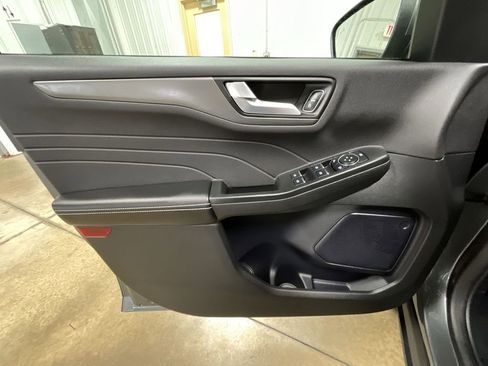 Used 2024 Ford Escape SE image 21