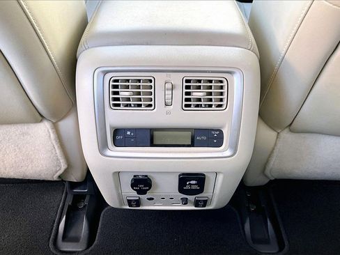 Used 2017 INFINITI QX60 Luxe w/ Deluxe Technology Package image 17